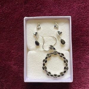 Black jewelry set